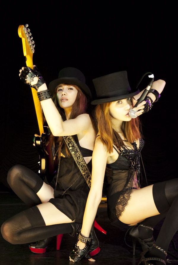 Red Pepper Girls "TWIST AND EROTIC" First Edition [Image.tv]
