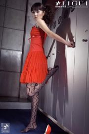 Model Mi Huimei "The Braking Machine in the Billiard Room" [Ligui LiGui] Photo of beautiful legs and jade feet