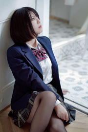 [Net Red COSER Photo] Half-and-a-half-the girl's uniform pose is good