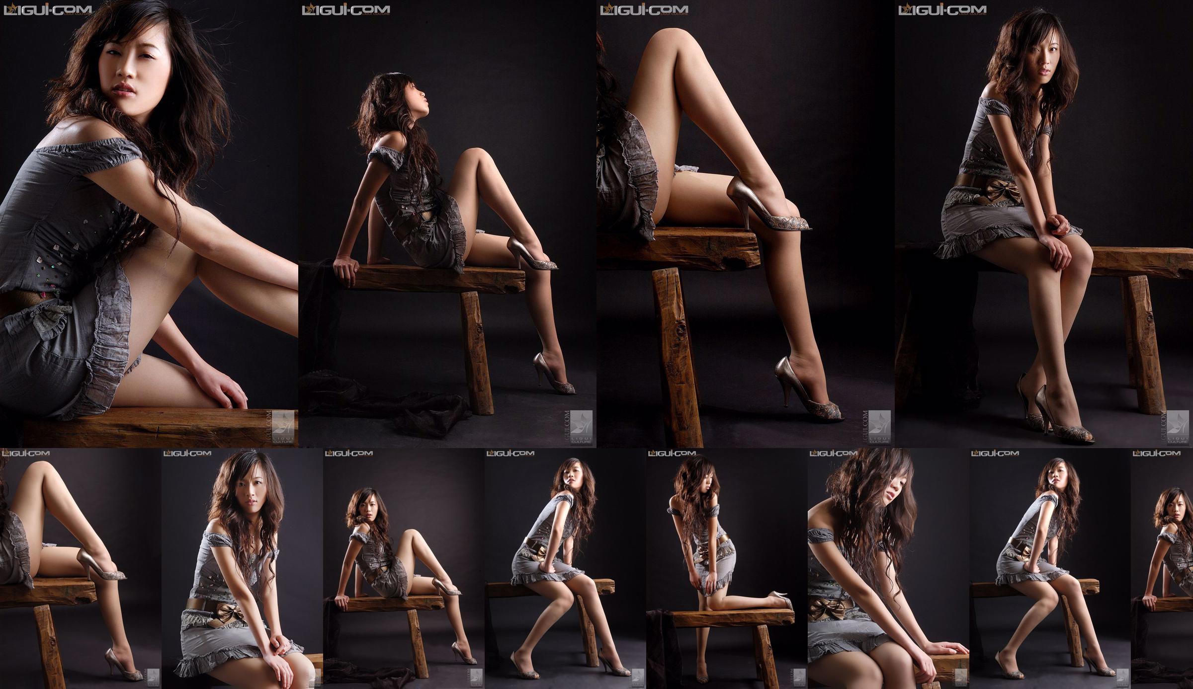 Modello Wang Xin "Yi Ren seduto da solo, begli occhi sfocati" [丽 柜 LiGui] Silk Foot Photo No.8363c6 Pagina 4